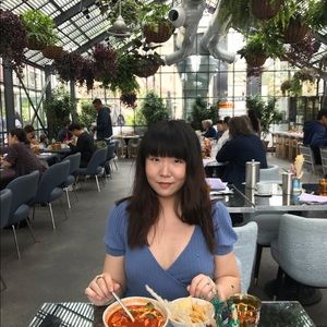 Meet your Posher, Effy